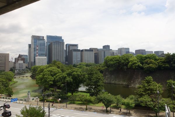 竹橋から大手町方面