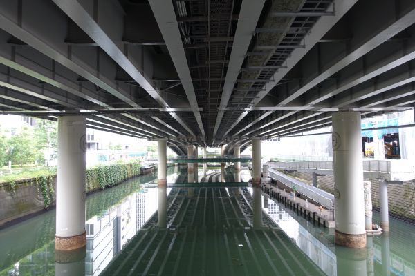 日本橋川と人道橋